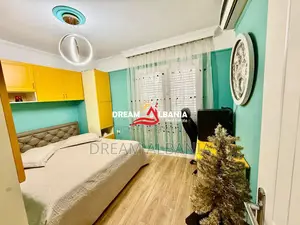 Jepet Apartament/ZYRE 2+1+2 me qera Komuna Paris, afer Pasticeri Nefel