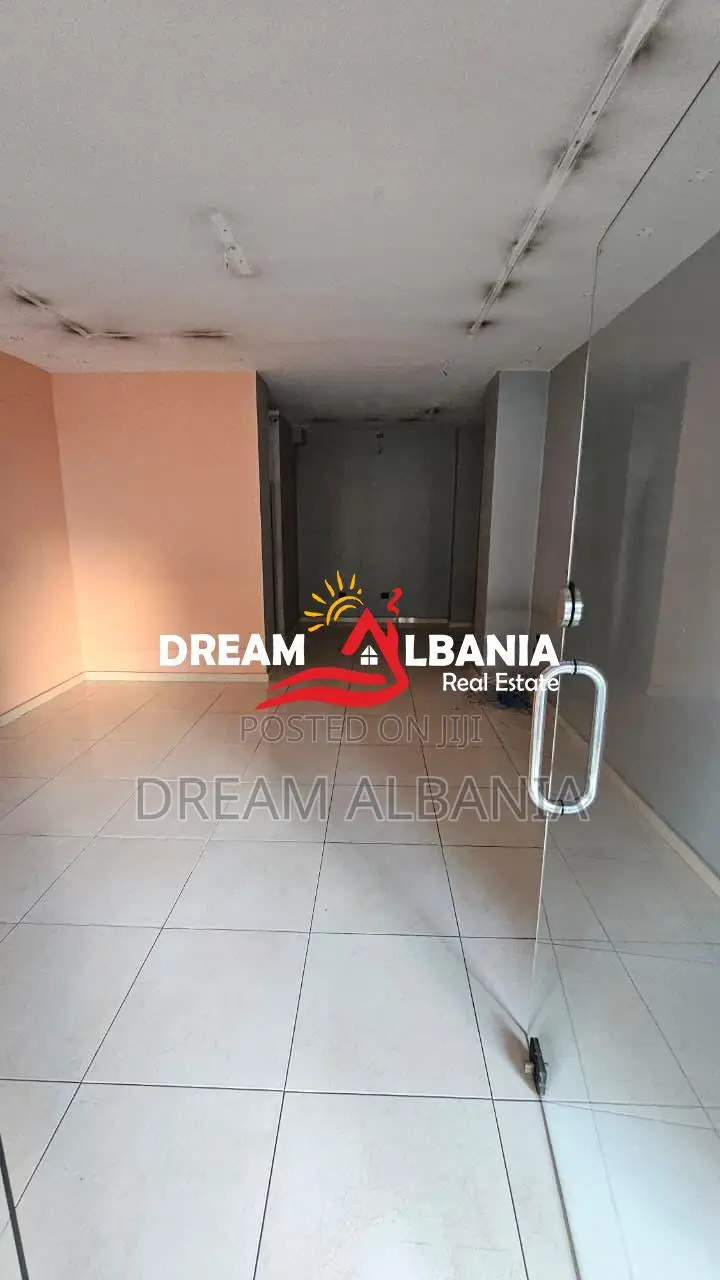 Dyqan me qera buze rruge prane EHW ne Rrugën Bardhyl, Tirane ( 4271118