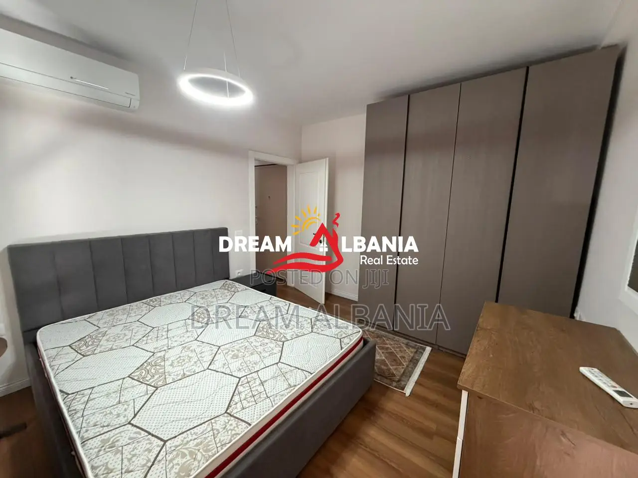 Jepet Apartament 2+1 me qera tek Rruga e Barikadave (ID 42215603)