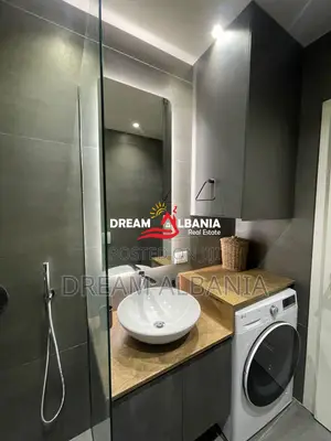 Jepet me Qira Apartament 2+1 në Selitë prane Xhamise ( 42215624)