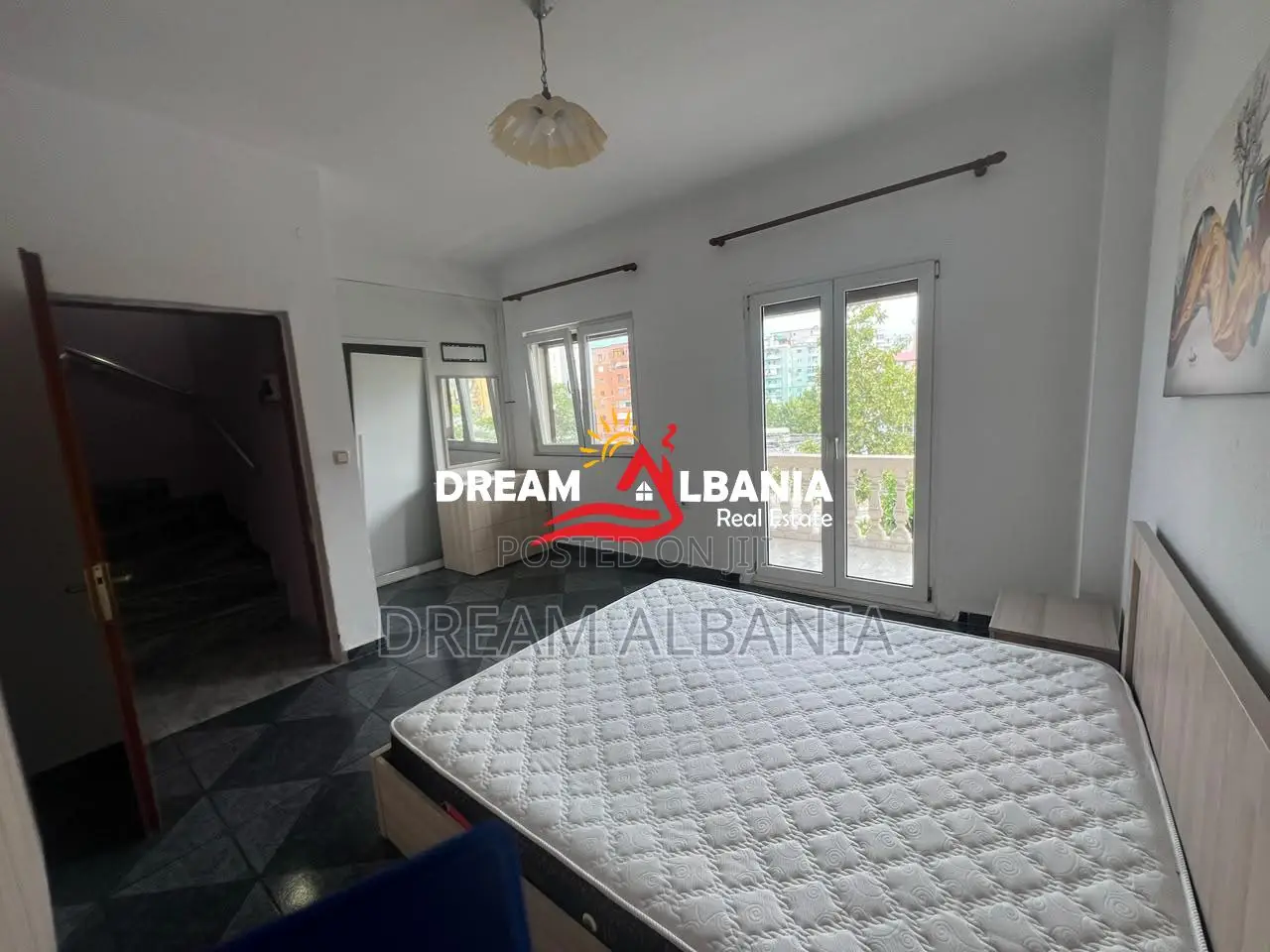 Apartament me qera 2+1 Duplex me verande tek Kristal Center afer Autos
