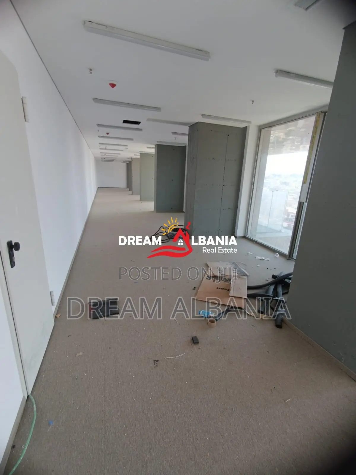 Ambjent per zyra me qera te Downtown One, Boulevardi “Bajram Curri” (I