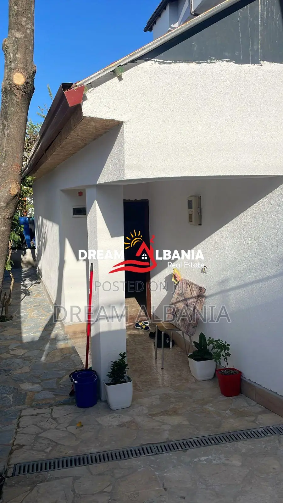 Shtepi private 1+1+Dyqan ne shitje prane Terminalit te Veriut, Tirane 