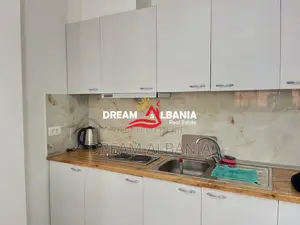 Jepet me Qira Apartament 2+1 ne Astir , pranë Hotel Marinaj (42215606)