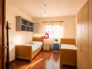 Apartament me qera 2+1 tek 5 Maji, prane shkolles Tirana Jone , ne Tir