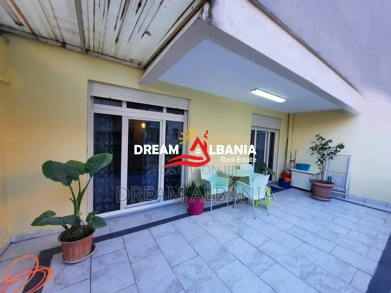 Apartament 1+1 me verande me qera tek Kopeshti zoologjik prane mbikali