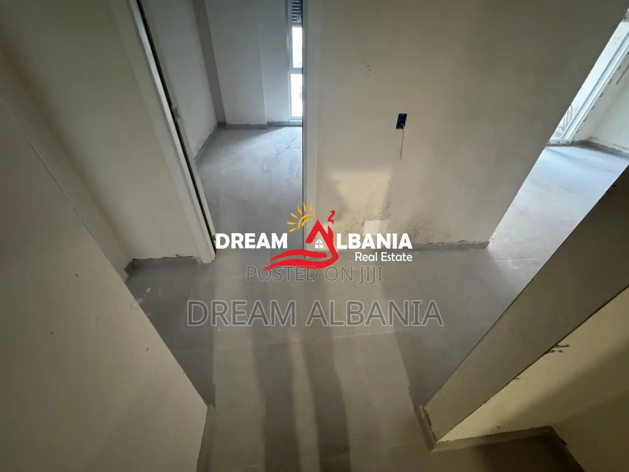 Apartamente 2+1 ne shitje ne Rruga 5 Maji afer Concordit ne Tirane (ID