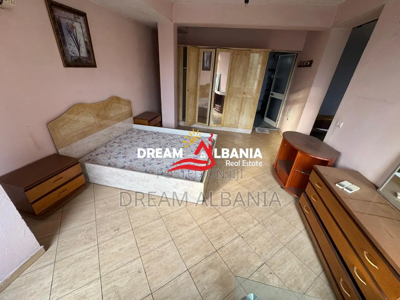 Shiten 2 Apartamente (1+1 dhe 2+1) tek Kryqezimi i 21 Dhjetorit (ID 41