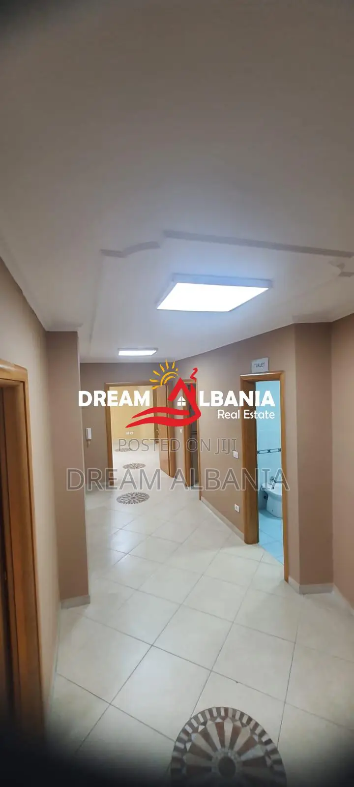 Jepet me qera ambient biznesi ne Rrugen e Kavajes prane Qendres (ID 42