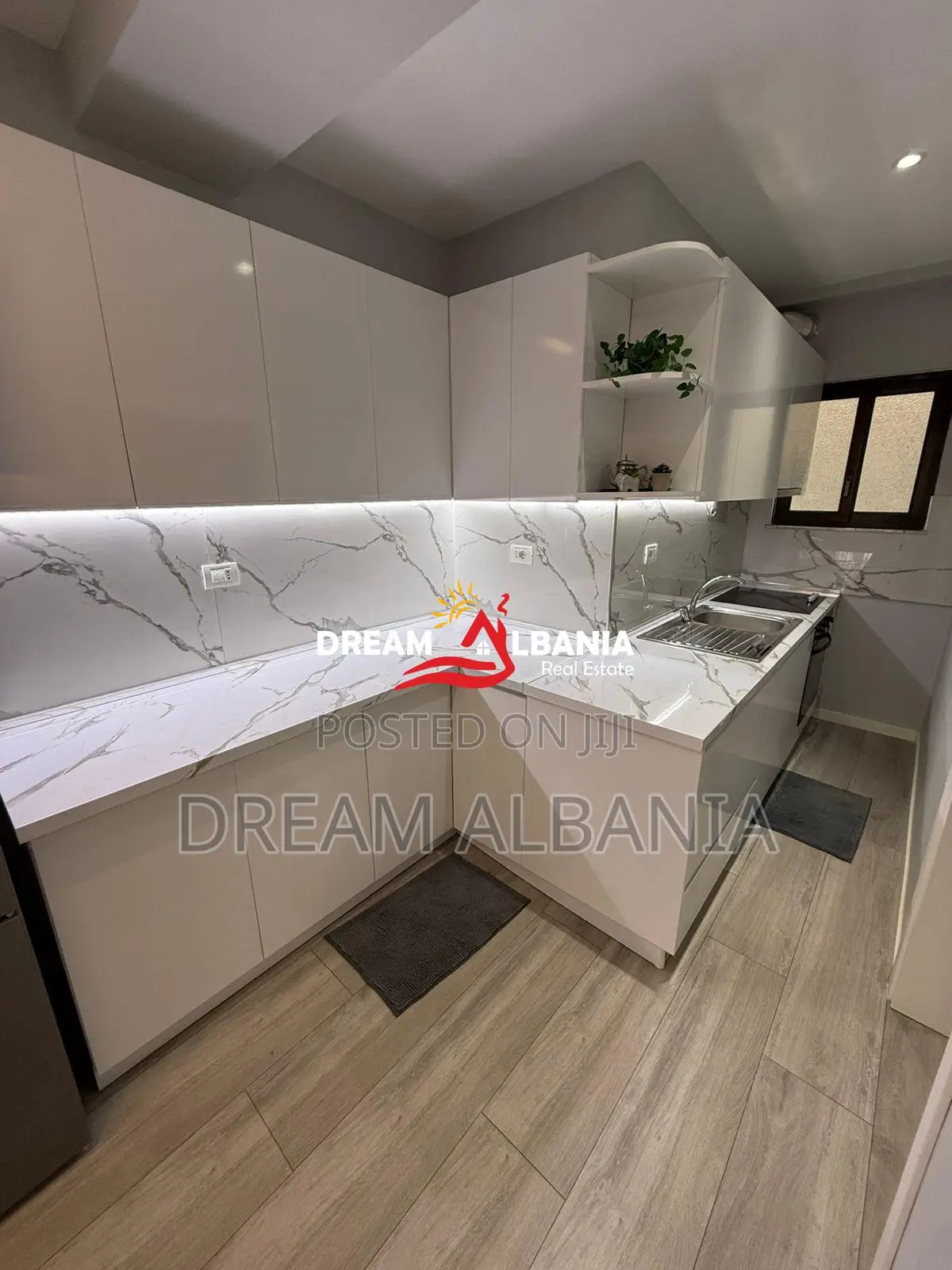 Shitet apartament 2+1 – Zona e 21 Dhjetorit, Prane Hotel Mondialit (ID