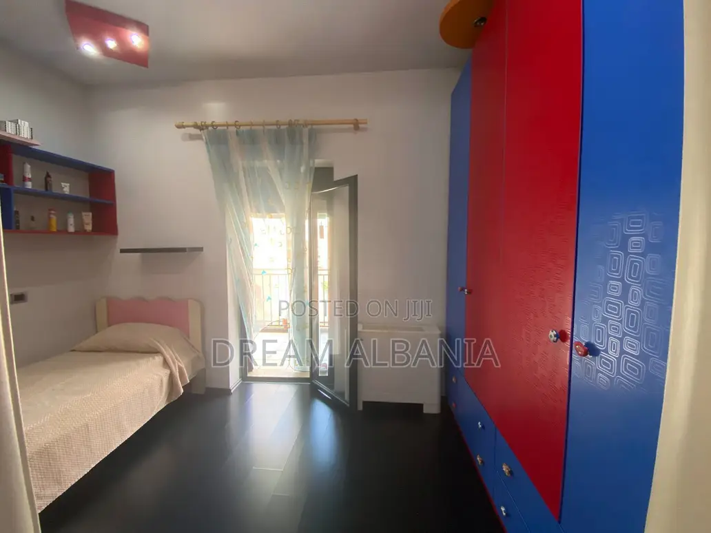Shitet apartament 2+1 tek Rruga e Durresit (ID 4129493)