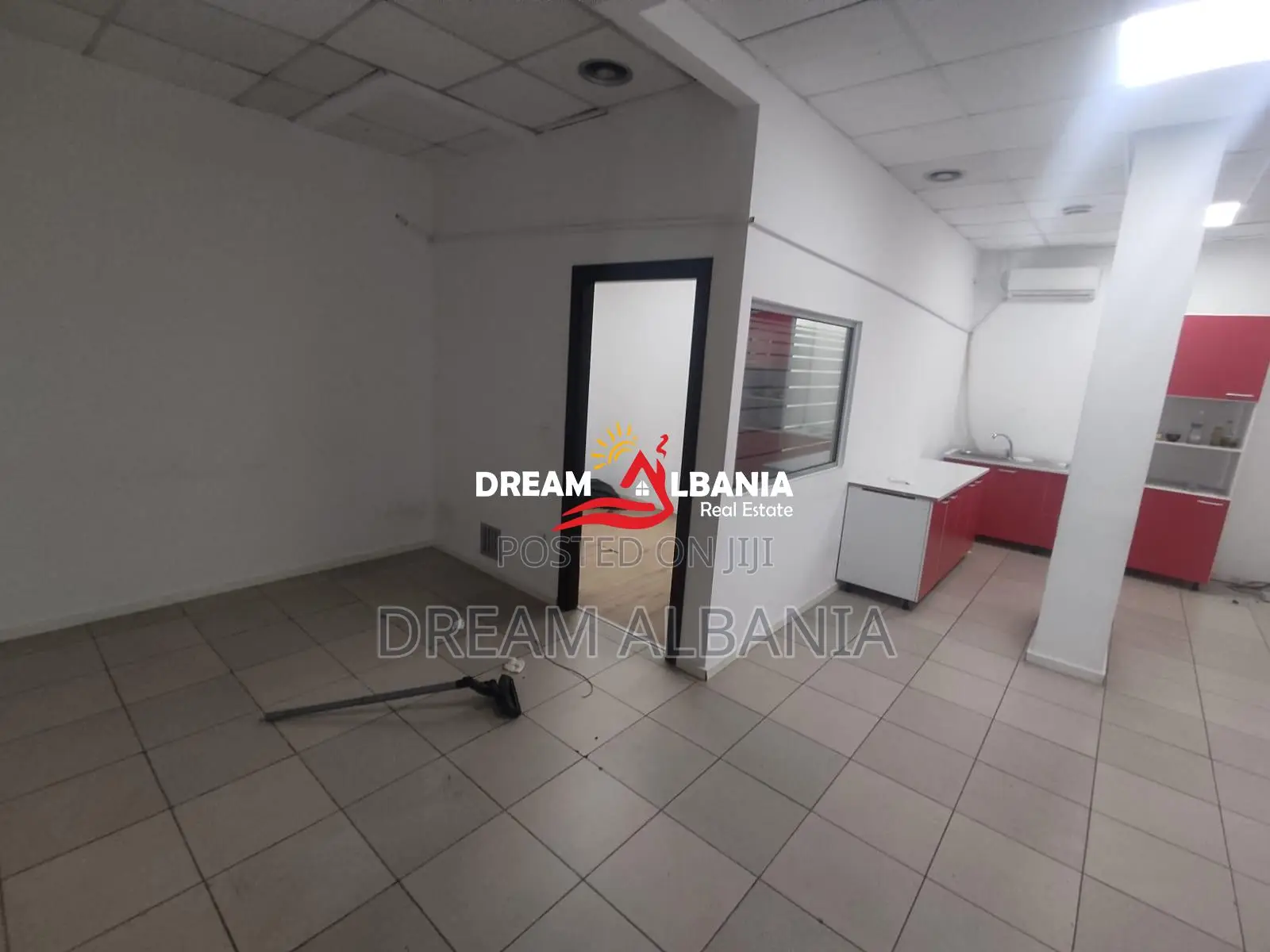 Jepet ambient biznesi me qera ne zonen e Bllokut prane Stadiumit Selma