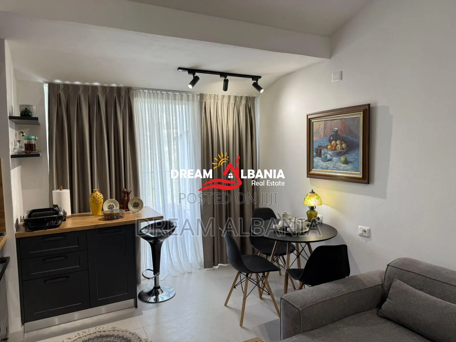Shitet Apartament 1+1 Tek Restorant 2 Luanet ne Fresk (41111602)