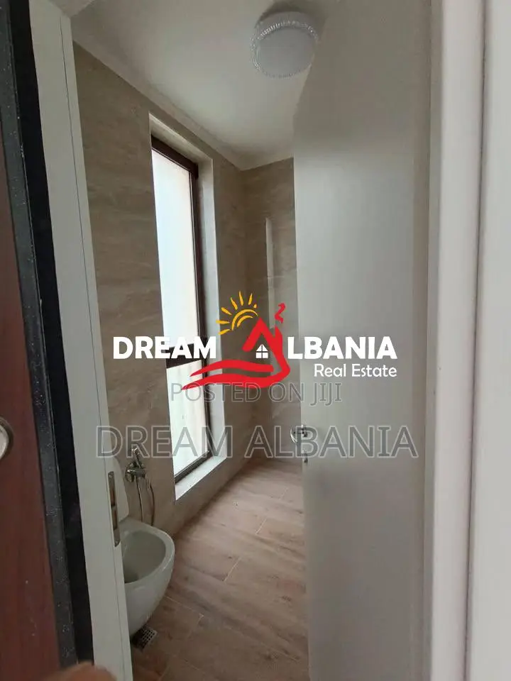 Jepet me qera Vile prane Vilave Amerikane te Senatoriumi, Tirane(42513
