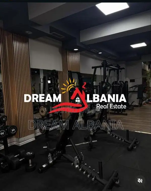 Shitet ambjent biznesi tek Rruga Elbasanit prane ish 7 Xhuxhave, Tiran