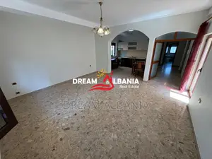 Shitet Apartament 2+1 prane Venue në Xhamllik, Tiranë (ID 41212272)