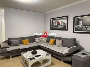 Jepet apartament me qera 3+1 per HOSTEL tek Mozaiku i Tiranes (ID 4239