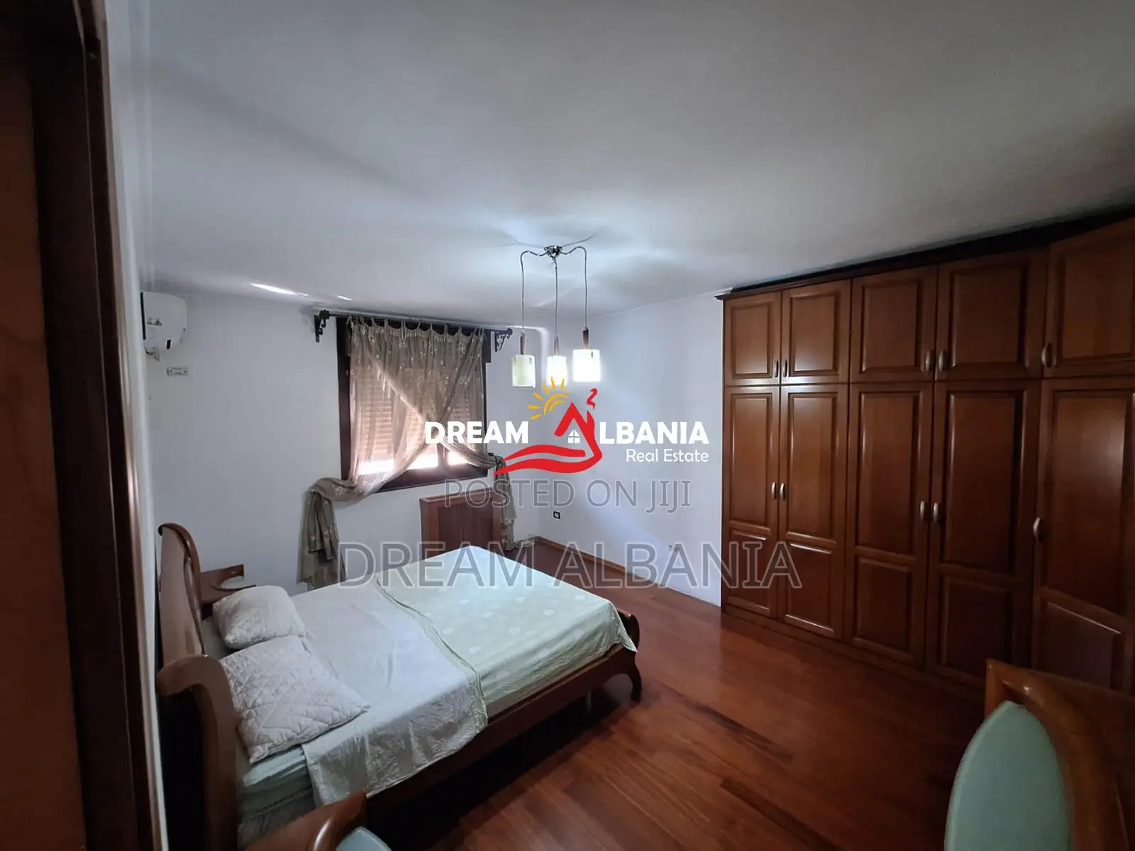 Jepet Apartament 3+1+2 me qera afer rrethrrotullimit te Komuna Parisit
