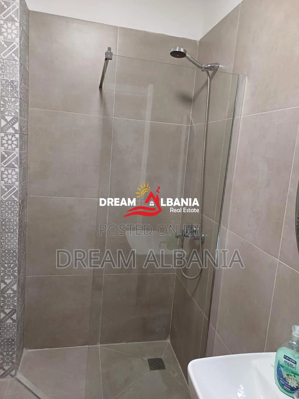 Apartament me qera 1+1 tek Bulevardi i Ri, Tirane (ID 42111456)