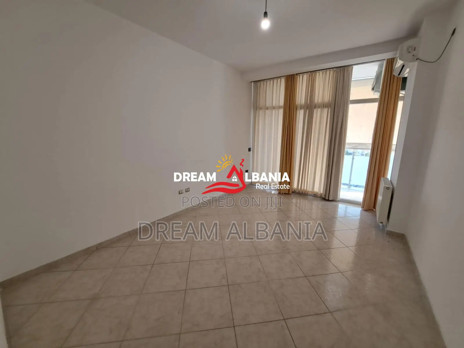 Shitet Apartament 2+1+2WC Komuna e Parisit, Kompleksi KIKA 2 (ID 51210