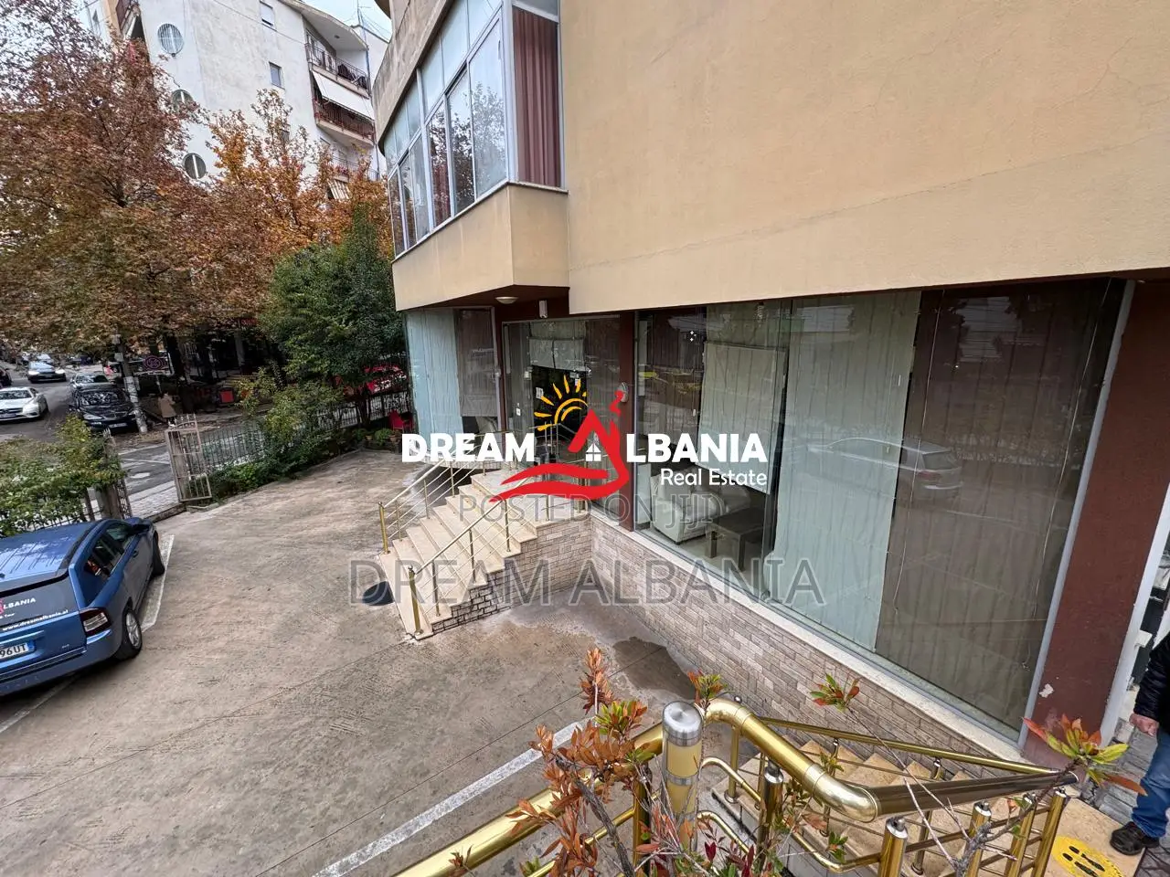 Jepet lokal me qera ne hyrje Freskut, ne Tirane (ID 42711053 )