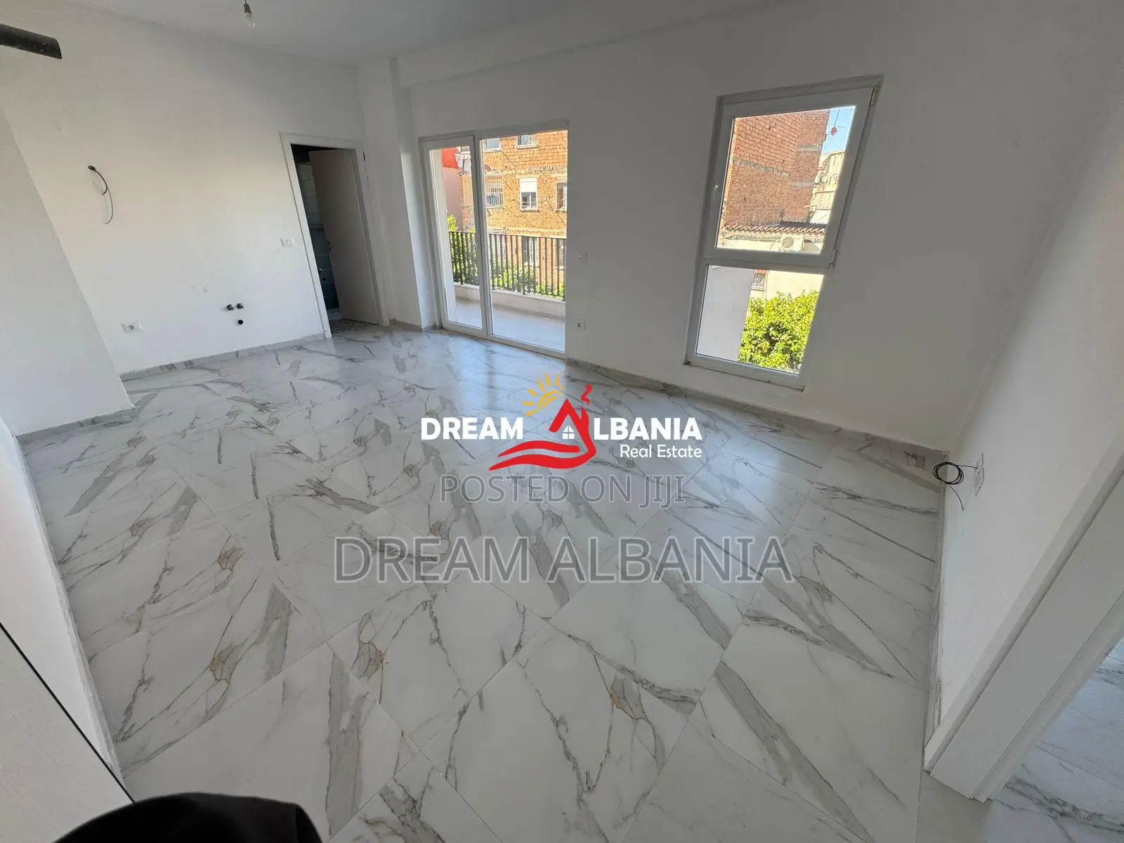 Jepen 2 Zyra me qera tek kompleksi Aura ne Laprake, Tirane (ID 4261156