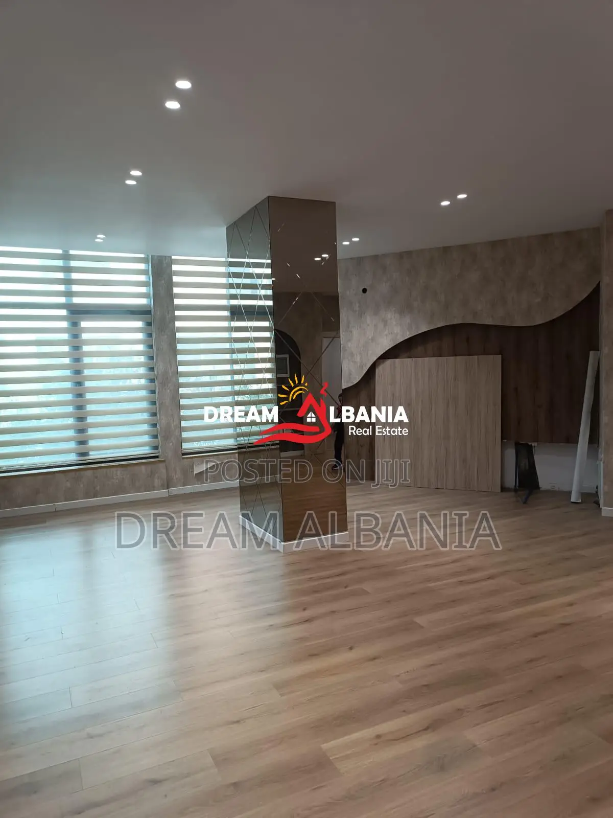 Ambient Biznesi në Astir prane pastiçeri “Nela 5” ( ID 42611419 )