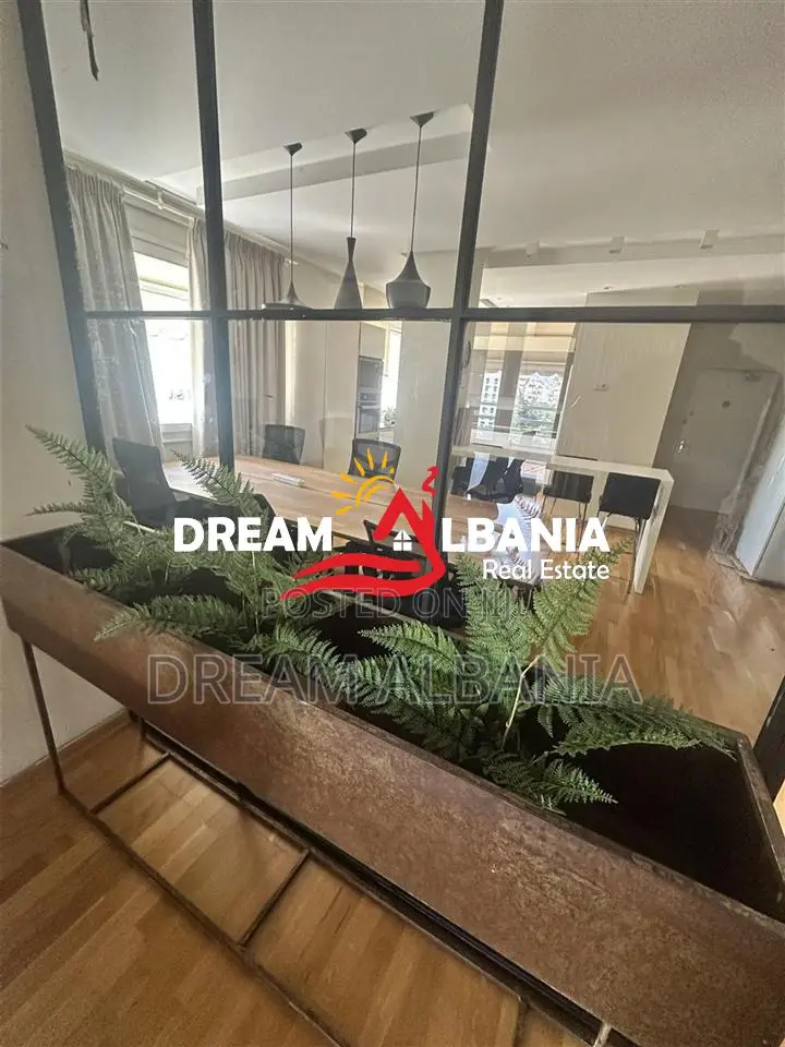 Zyra me qera ne Bllok ,Tirane (ID 42611194).