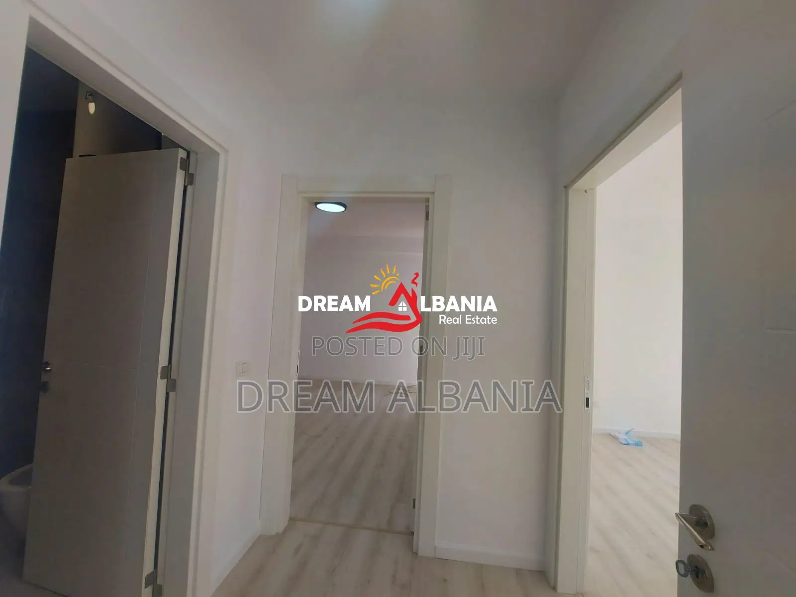Ambjent 2+1+2 me qera tek Ish Ekspozita prane Gjykates, Tirane (ID 422