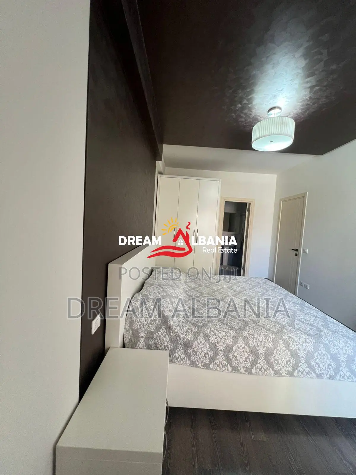 Super Apartament 2+1+2 ne shitje prane kompleksit Deliorgji, Tirane (I