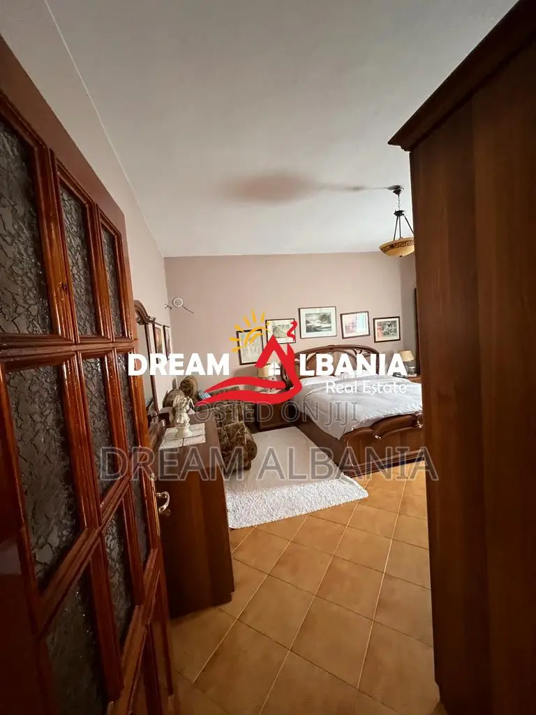 Shitet Apartament 2+1+Verande ne Laprake prane Kupoles, Tirane ID (412