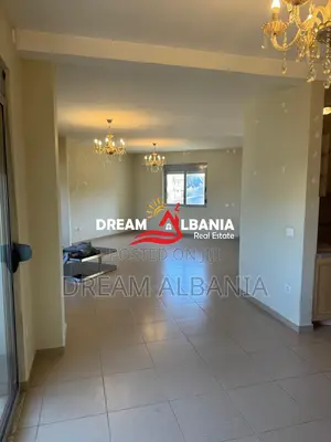 Shitet apartament 3+1+3 ne zonen e Kopshtit Zoologjik prane Sona Resid