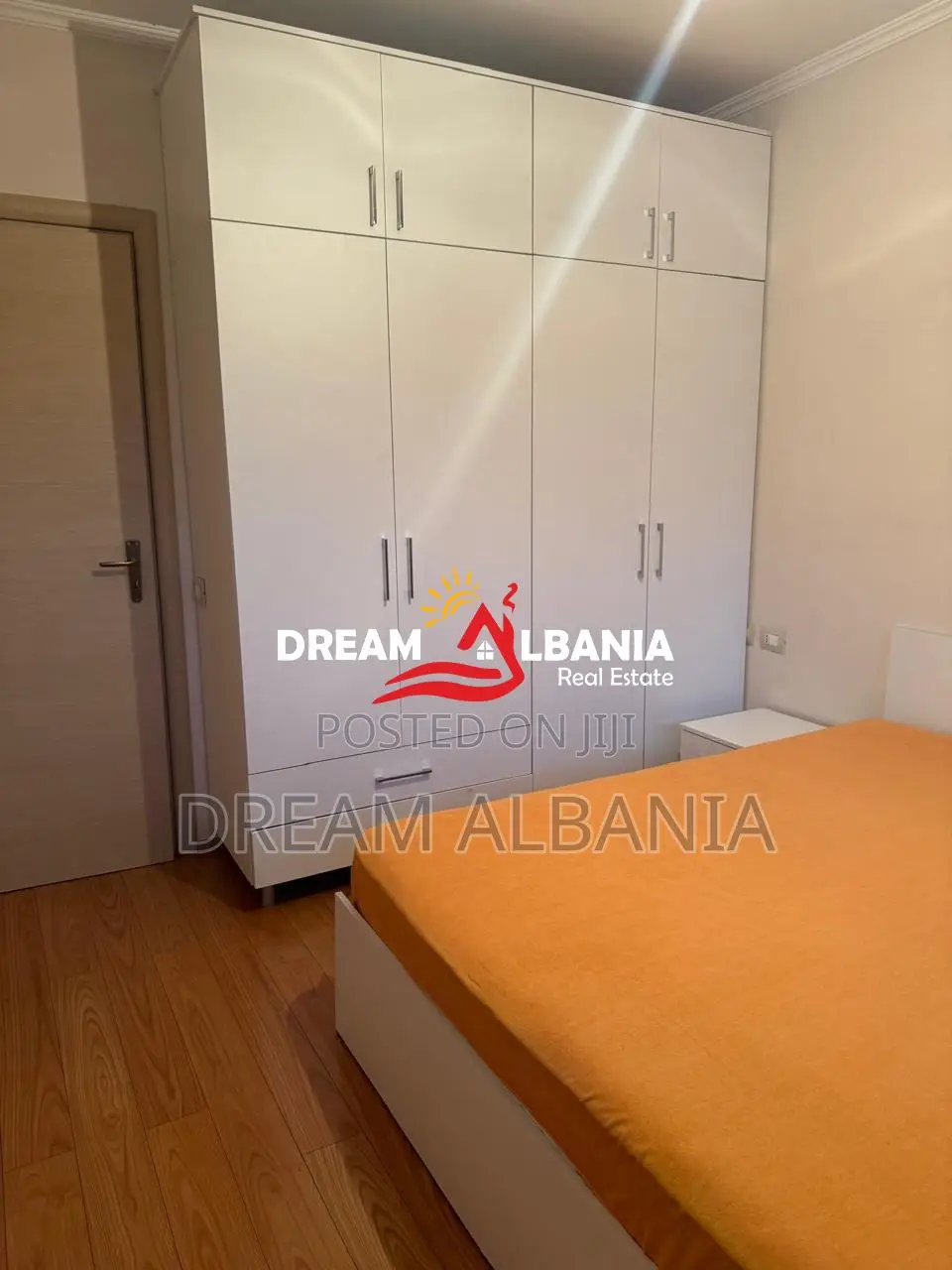Jepet me Qera Apartament 1+1 Tek 21 Dhjetori,prane Hotel Mondial (ID 4
