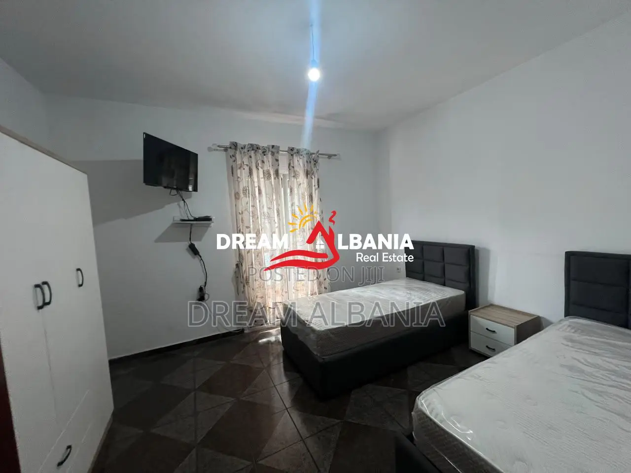 Apartament me qera 2+1 Duplex me verande tek Kristal Center afer Autos