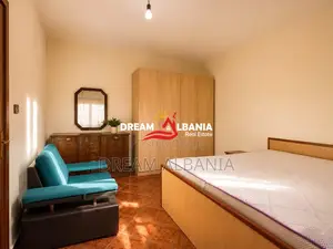 Apartament me qera 2+1 tek 5 Maji, prane shkolles Tirana Jone , ne Tir