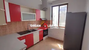Jepet me qira apartament 3+1 në Rrugën e Kavajës, Stavri Themeli, Tira
