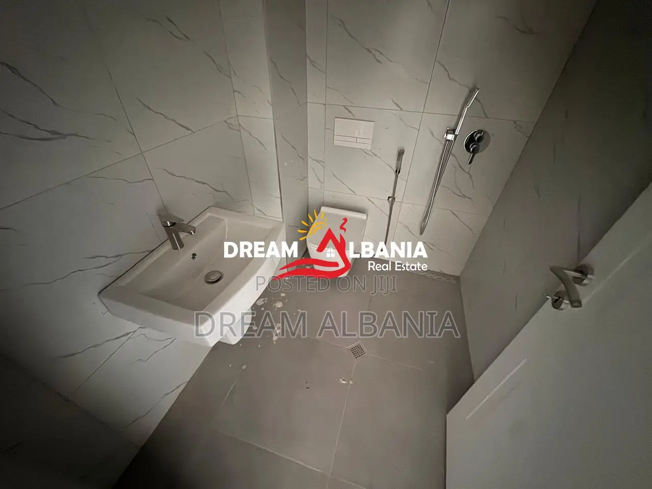 Apartamente 2+1 ne shitje ne Rruga 5 Maji afer Concordit ne Tirane (ID