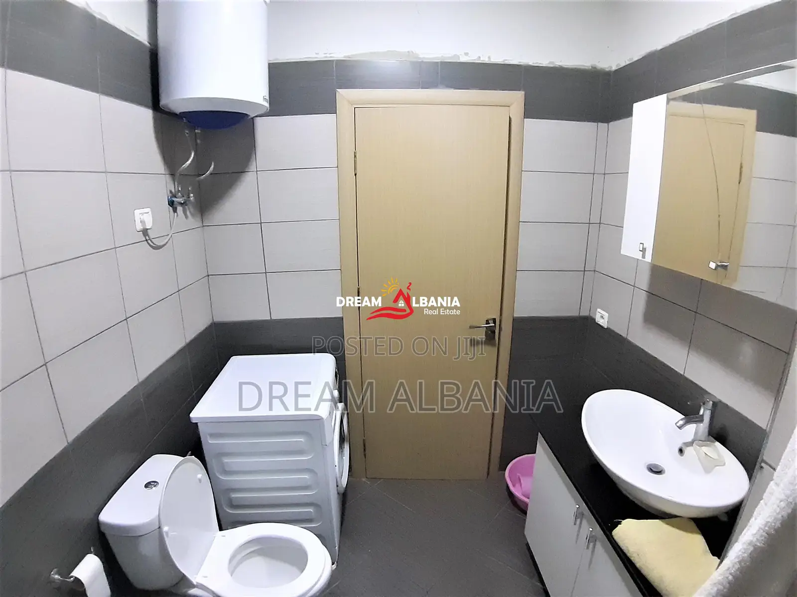 Apartamente 1+1 me qera prane Kompleksit Panorama ne Tirane (ID 421152