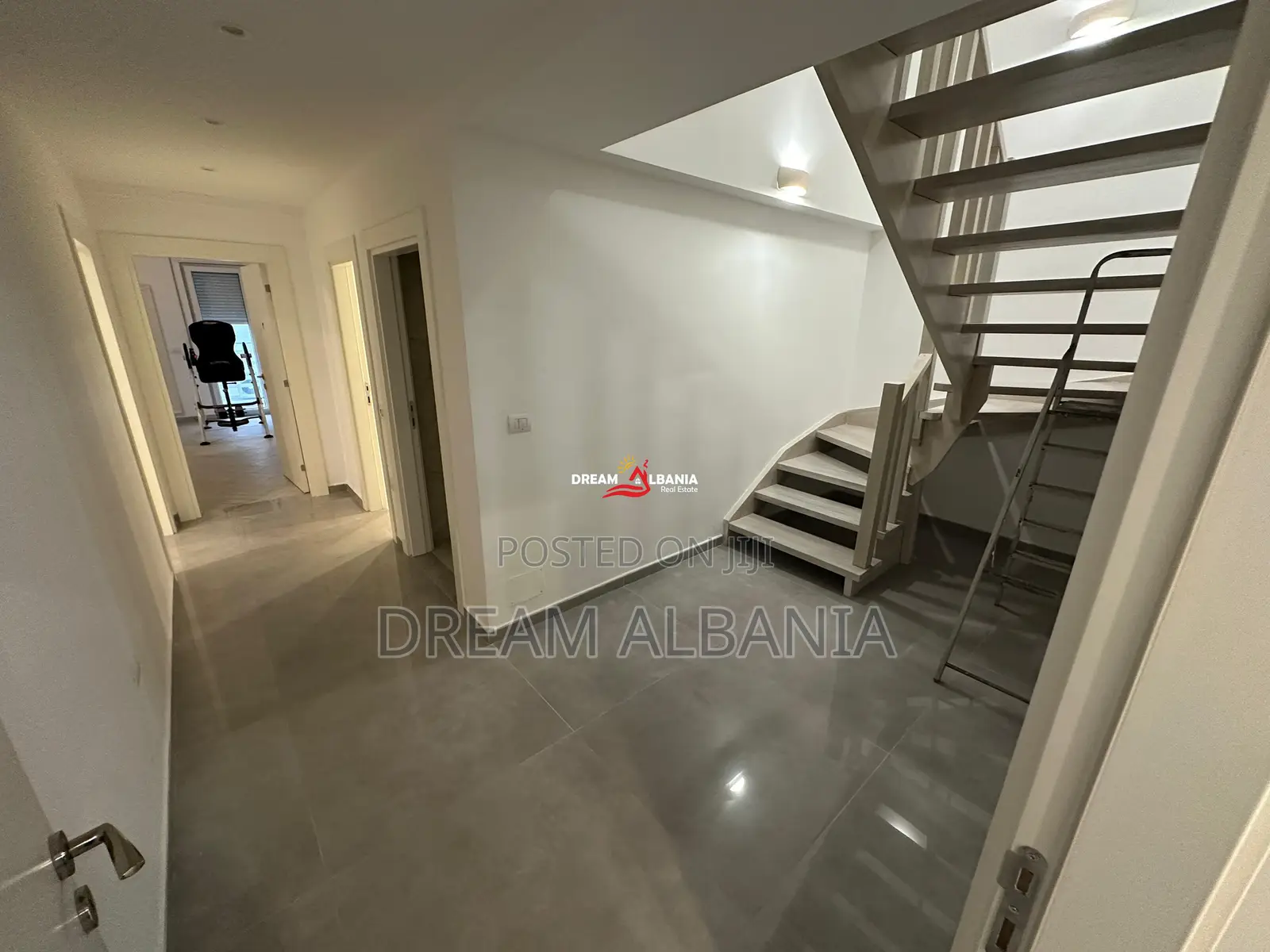 Penthouse ne Shitje tek Liqeni i Thate (ID 4131401)