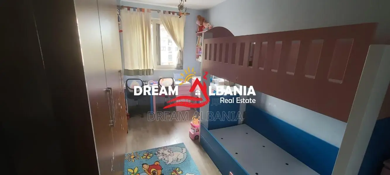 Apartament 3+1+2WC+2Ballkone me Qera ne Don Bosko, Prane Viva Market n
