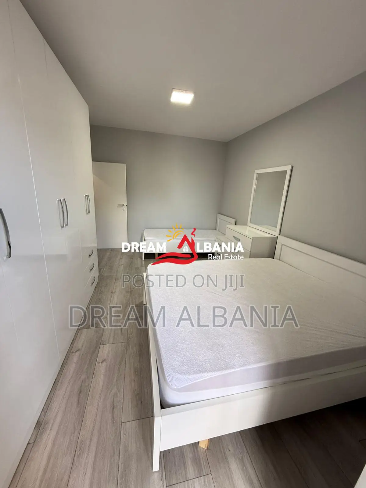 Shitet apartament 2+1 – Zona e 21 Dhjetorit, Prane Hotel Mondialit (ID