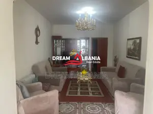 Shitet apartament 3+1 ne zonen e Katund i Ri prane Rruges Arkitekt Sin
