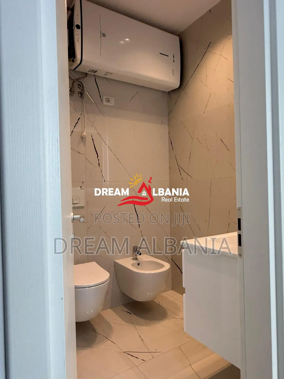 Jepet me qera apartament 2+1 tek Bulevardi i Ri (ID 42215499)