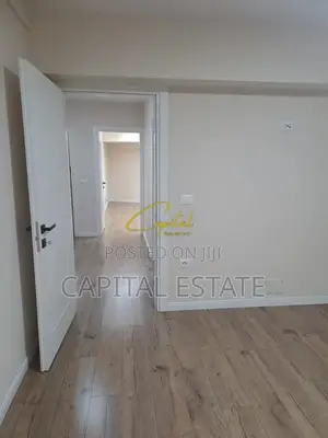 ZYRE ME QIRA 80 M2 QENDER 900 EURO