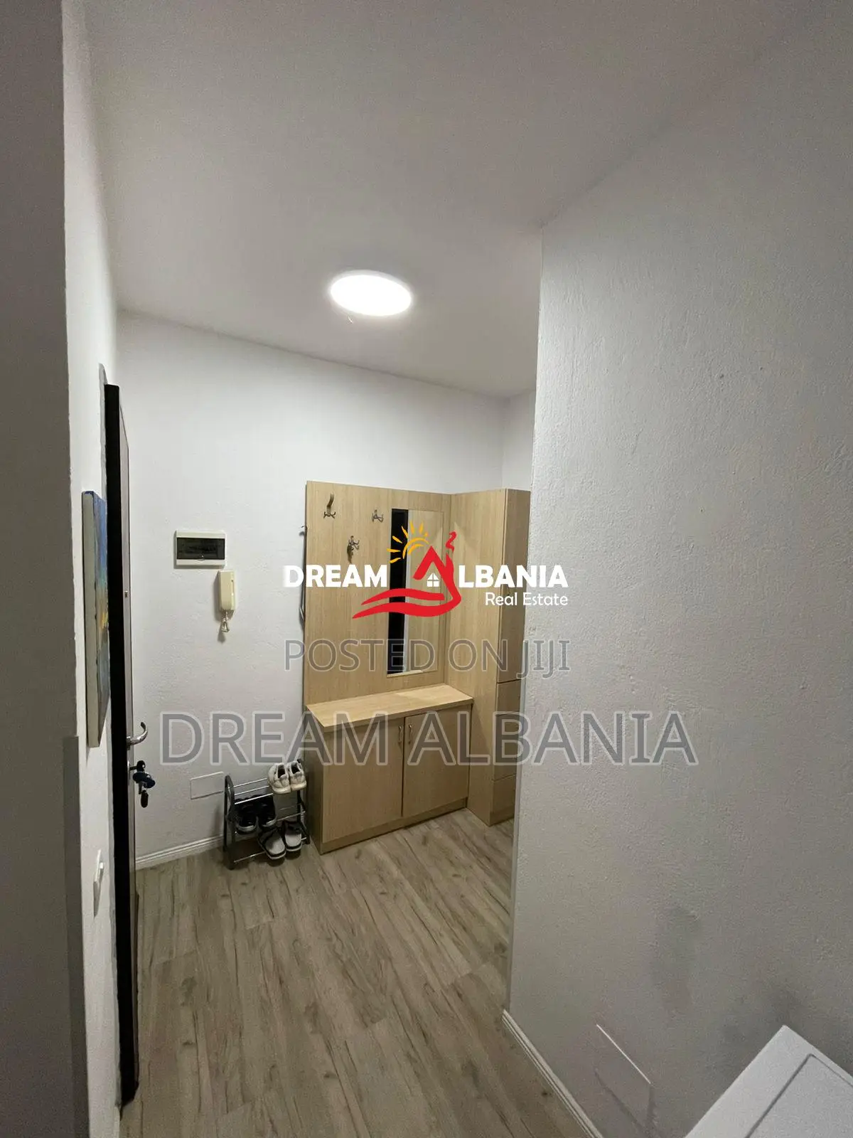 Jepet Apartament 1+1 Rruga Dibres afer shkolles Misto Mame.(ID 4219499