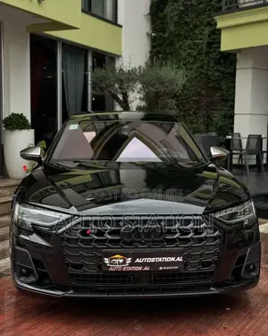 Audi S8