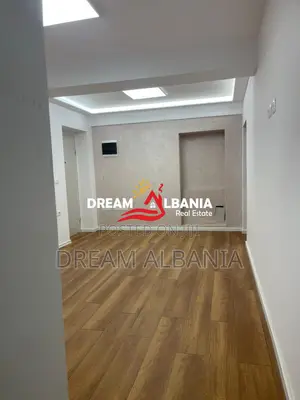 Jepet Apartament/Ambient Biznesi ne zonen e Brrylit prane Maternitetit