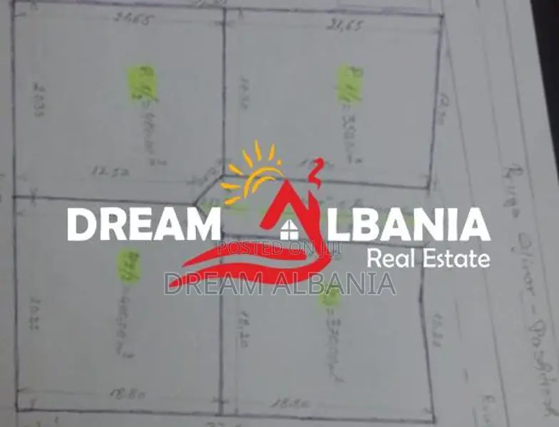 Shitet Truall ne Qender te Pikes Turistike GJINAR, Elbasan ID(4191045)