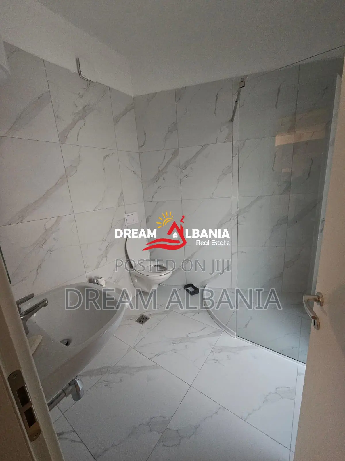 Apartament me Qera 2+1+2 Tek Liqeni i Thate ID(42215592)