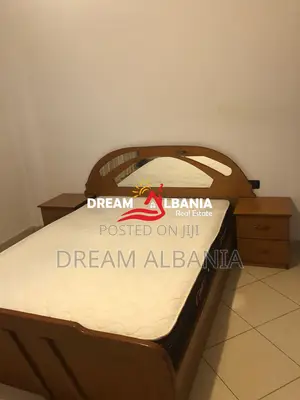 Jepet apartament 2+1+2 me qera ne zonen e Misto Mame prane Pallateve C